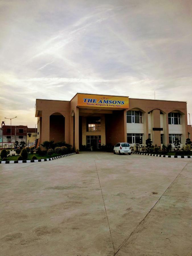 The Amsons Resorts Ludhiana Extérieur photo