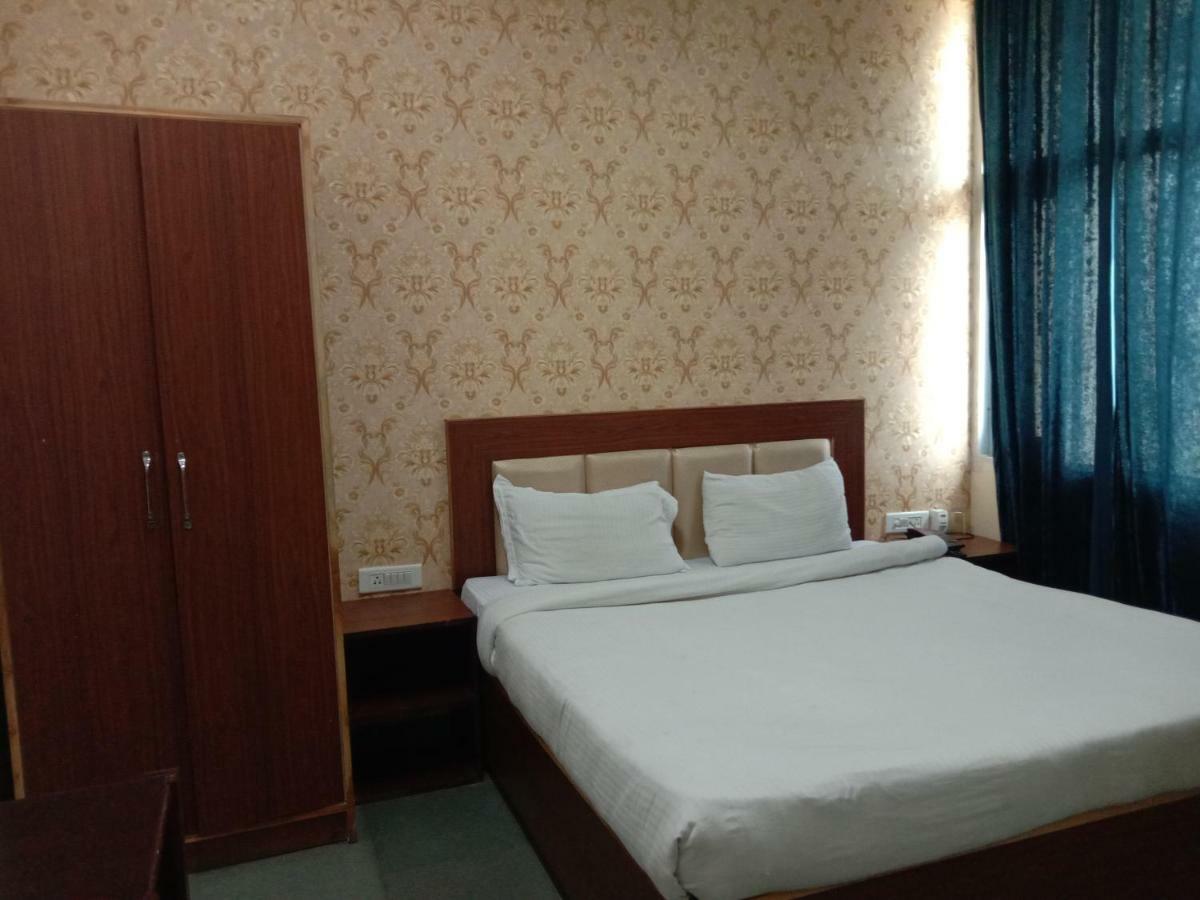 The Amsons Resorts Ludhiana Extérieur photo